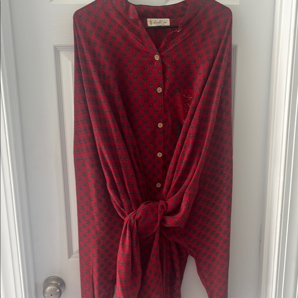 Red Patterned Button-Up Blouse - Picture 6 of 9